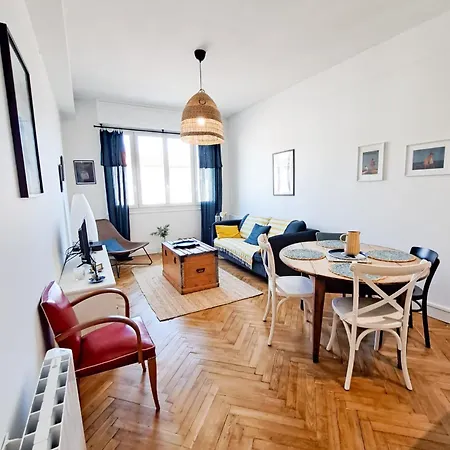 Le Charme - Centre Ville, Proche De La Et Du Marche Apartament *