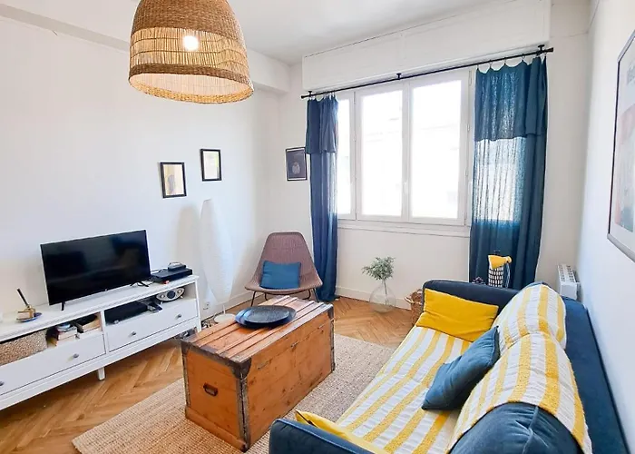 Le Charme - Centre Ville, Proche De La Et Du Marché