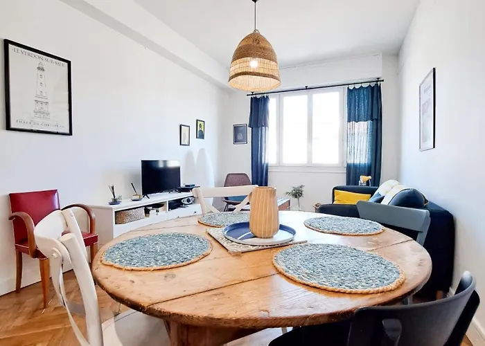 Le Charme - Centre Ville, Proche De La Et Du Marché *