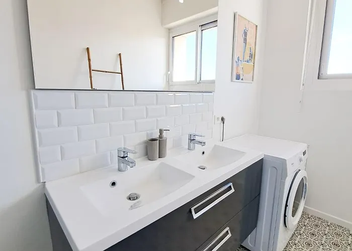 Le Charme - Centre Ville, Proche De La Et Du Marché * Royan