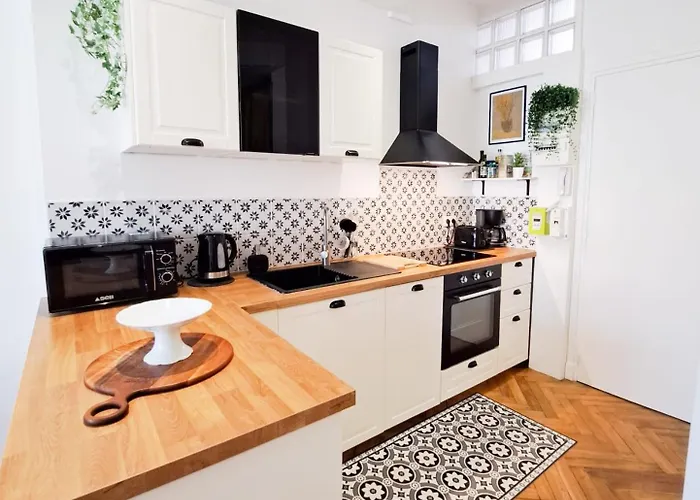 Le Charme - Centre Ville, Proche De La Et Du Marché